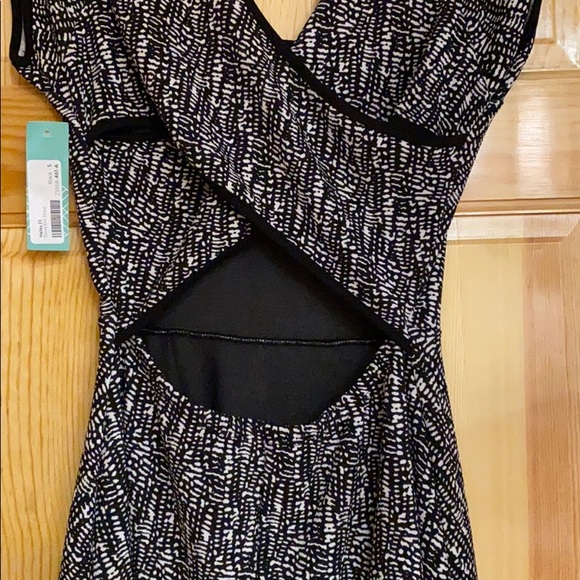 Brand new, black and white patterned dress - Picture 6 of 6